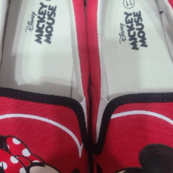 Disney Mickey Mouse & Minnie Mouse Slip-On Sneakers/Kissing Mickey and Minnie - Picture 2 of 8